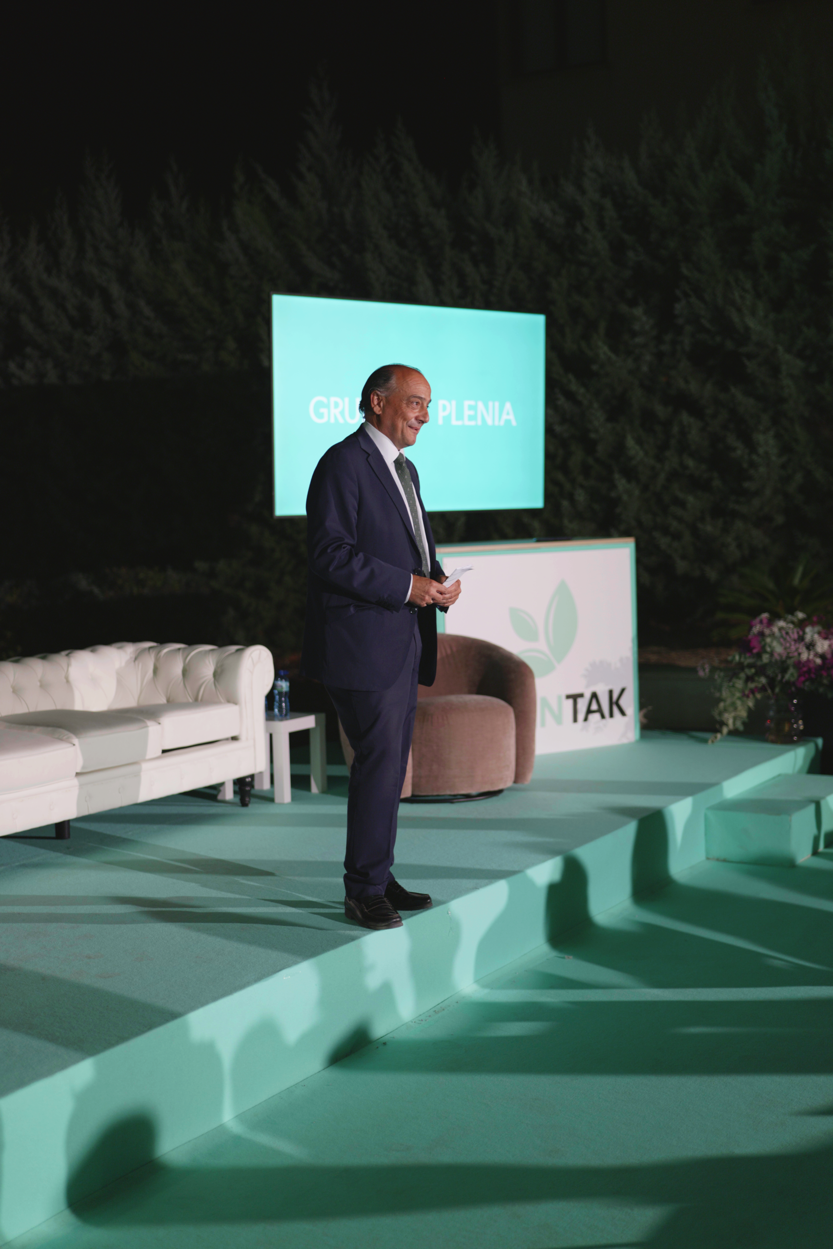 Persona hablando presentación